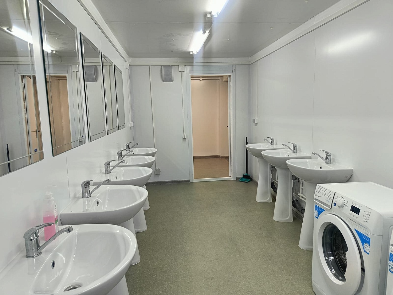 Общежитие на базе 90 модулей "Звезда" в городе  Великий Новгород